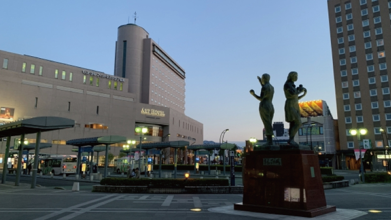 AC弘前駅前