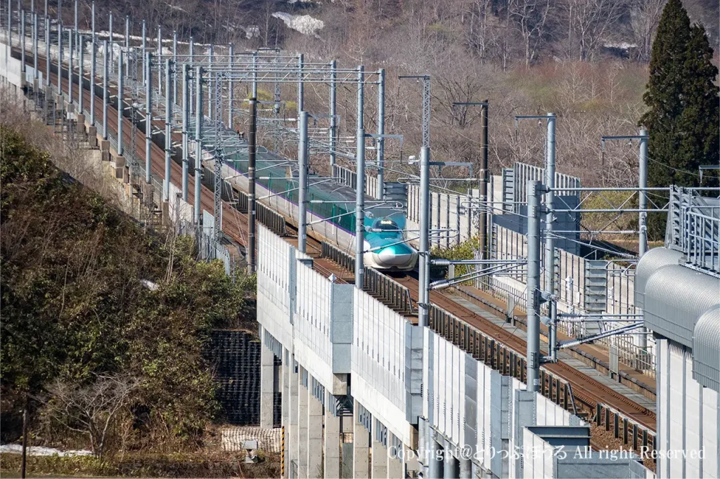 道の駅しりうちと接近する北海道新幹線
