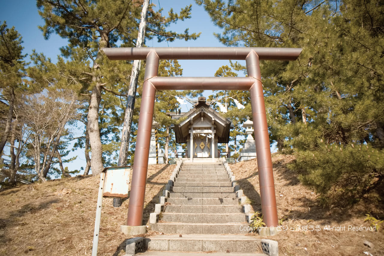 重内神社山頂の社寺