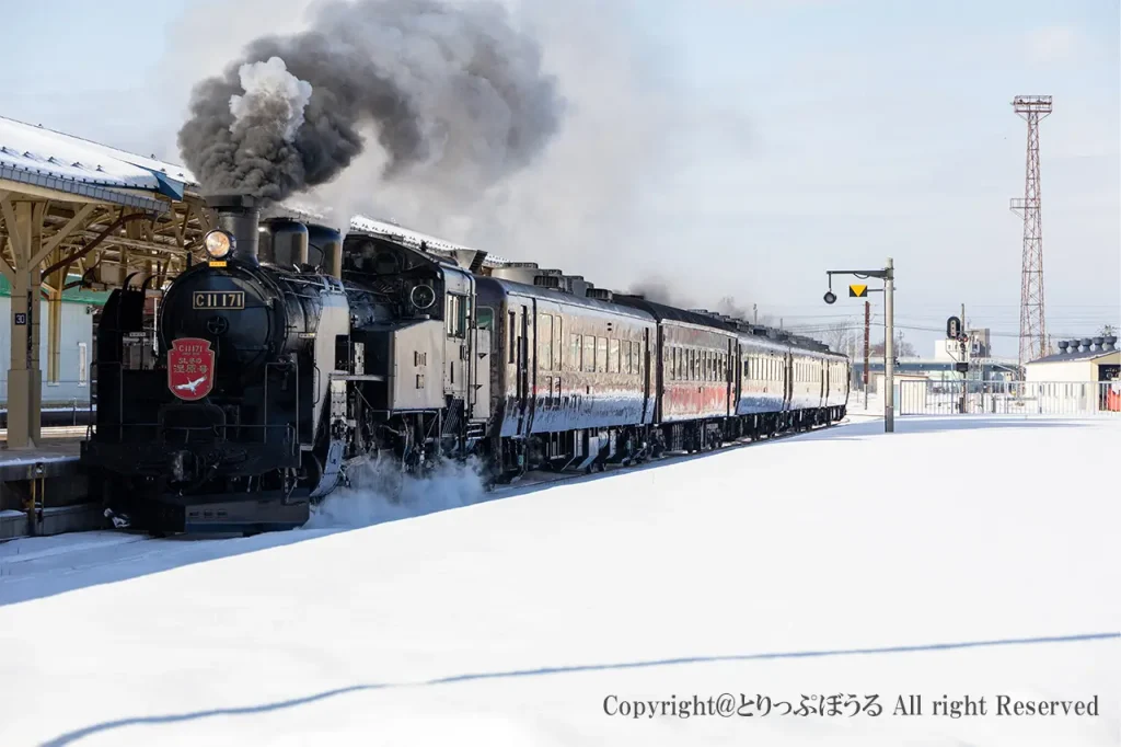釧路駅入線するSL冬の湿原号