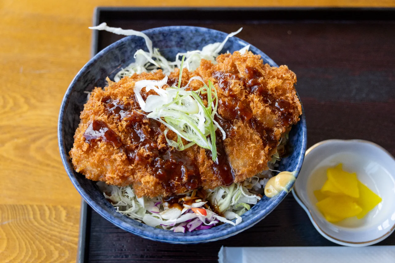レストラン彩湖のソースカツ丼