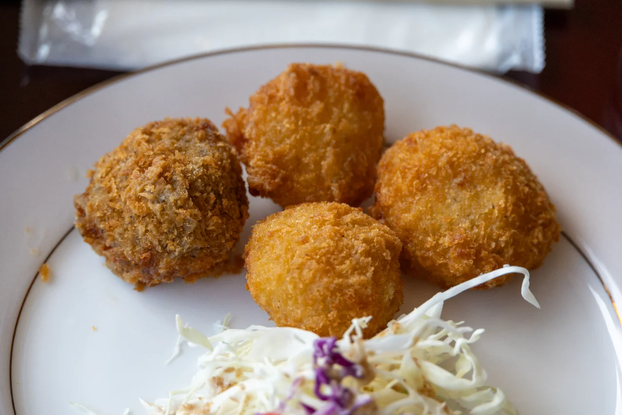 地場産ホタテを使ったホタテフライ定食