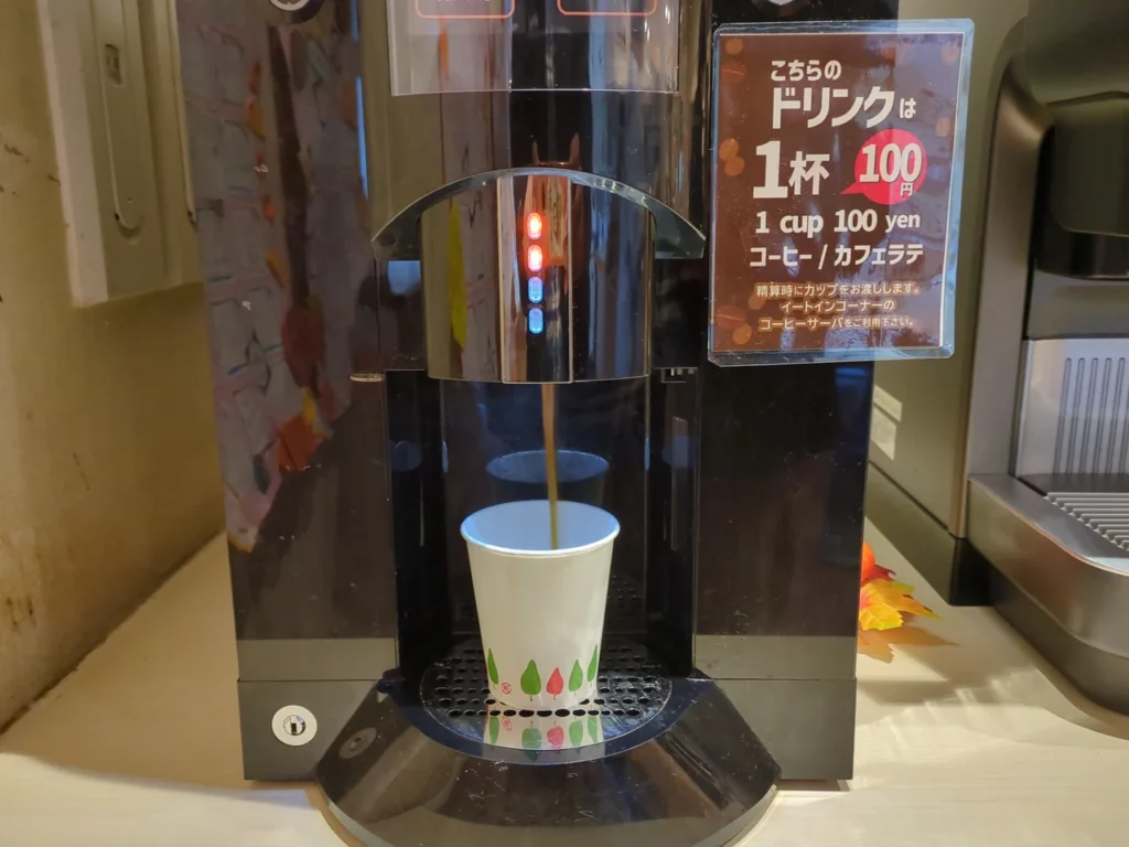 ますやパン麦音のイートインにあるコーヒーメーカー
